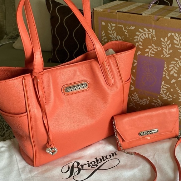 BRIGHTON 🪸CORAL🪸 💯% GENUINE LEATHER TOTE BAG & MATCHING WALLET SET 🌟EUC🌟 - Picture 2 of 16